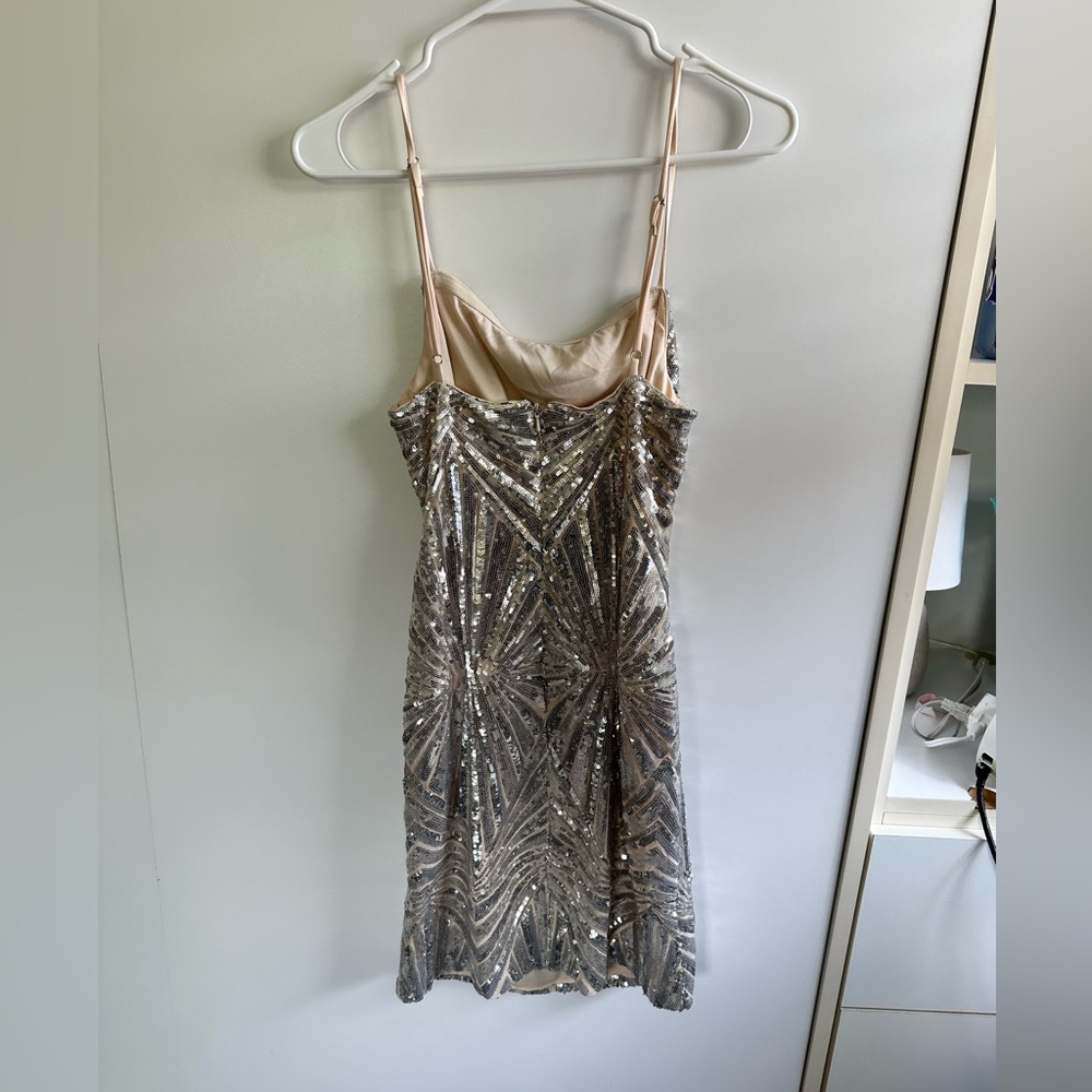 Lulu’s Lost in Your Eyes Silver Sequin Bodycon Mini Dress - Size L - Picture 2 of 4